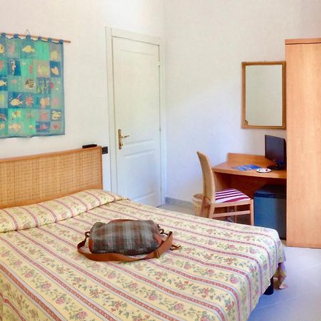 Hotel Villa Fiorisella Марина-ди-Масса Экстерьер фото