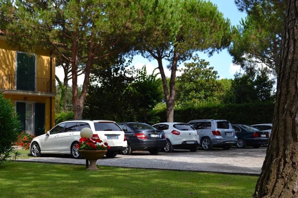 Hotel Villa Fiorisella Марина-ди-Масса Экстерьер фото
