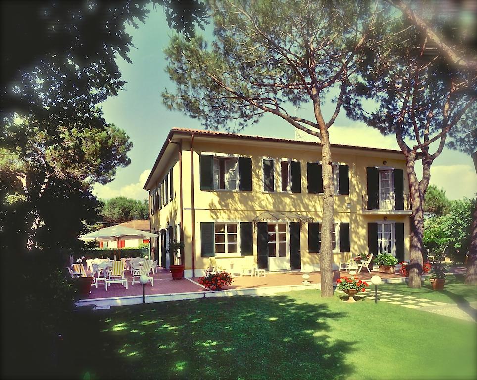 Hotel Villa Fiorisella Марина-ди-Масса Экстерьер фото
