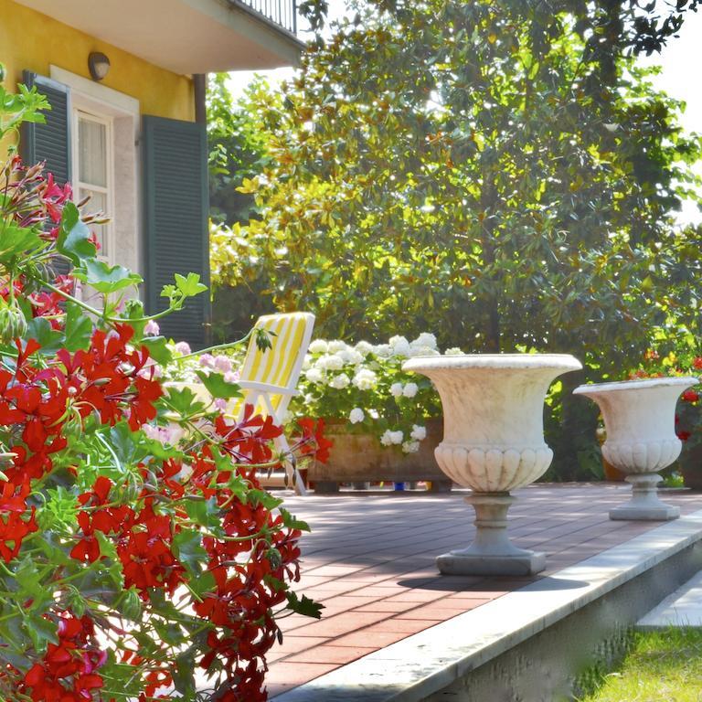 Hotel Villa Fiorisella Марина-ди-Масса Экстерьер фото